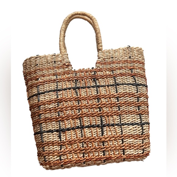 Handbags - 100% corn husk basket purse